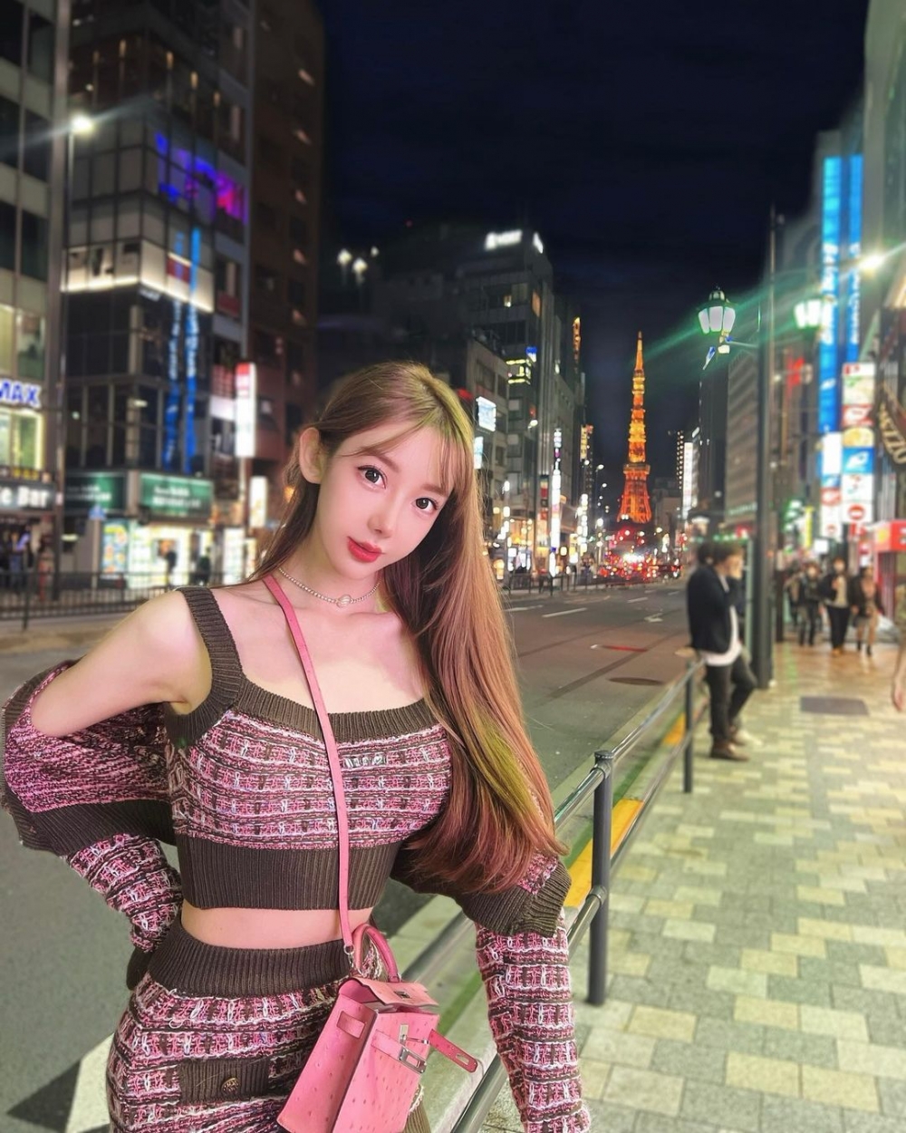 但Cammi依然過住高質生活，近日各國開關佢先後飛日本、韓國旅行