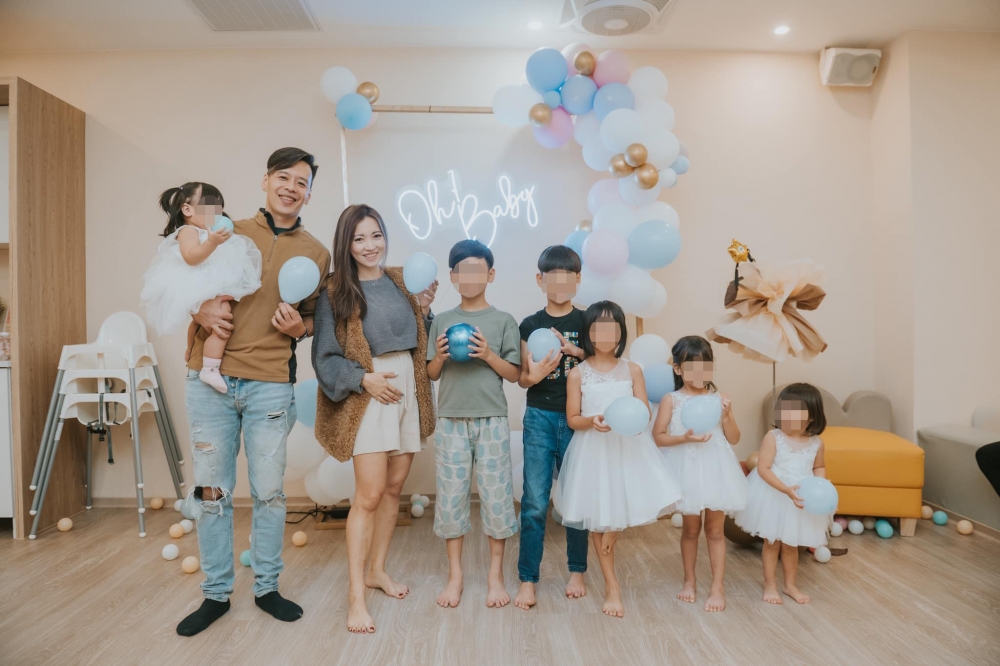 最近Sydney同老公、6個子女一齊開Party公佈肚中BB嘅性別，今胎係男仔