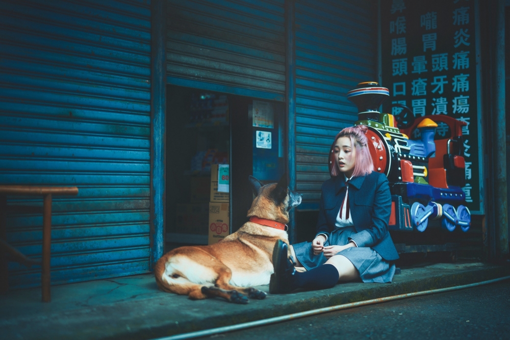 比起樓主，女友二話不說選擇狗狗