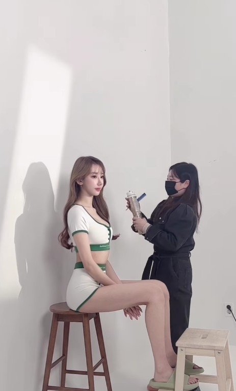 Cammi個鼻又直又高，非常搶眼