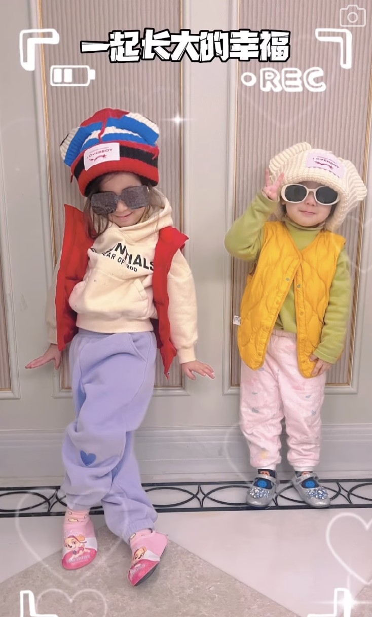 猷啟兩個女兒都十分精靈可愛