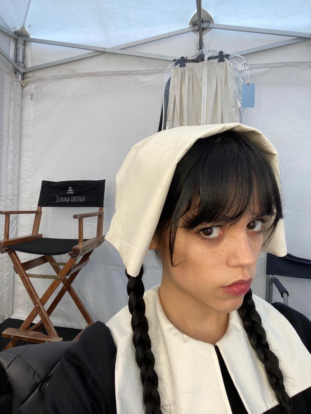 Jenna Ortega在訪問中自曝拍攝跳舞場景時處於確診狀態!