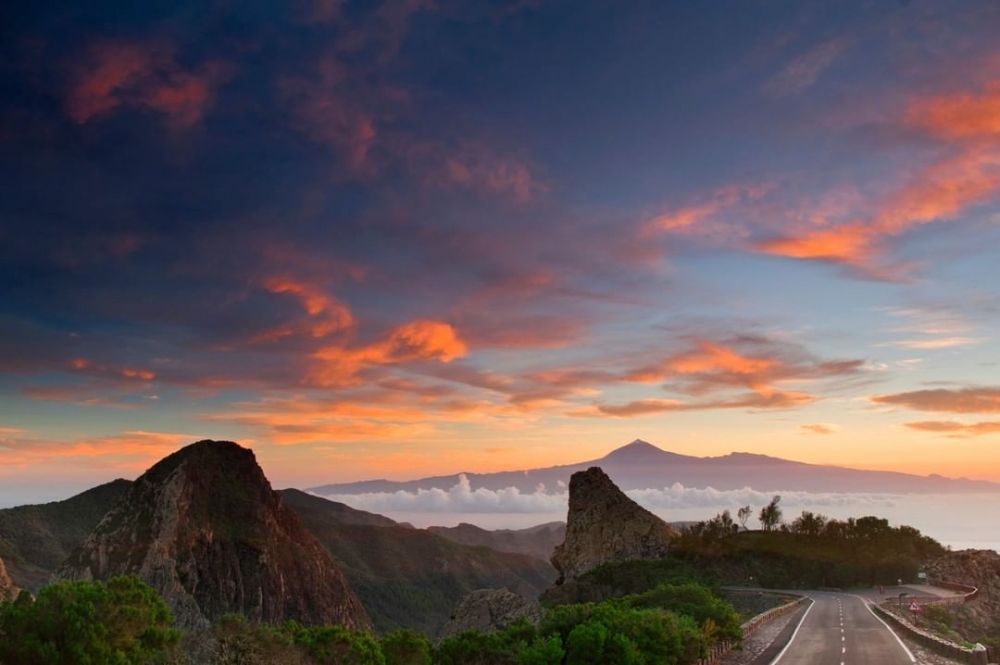 加那利群島 (Canary Islands) 是由7個大島和幾個小島形成