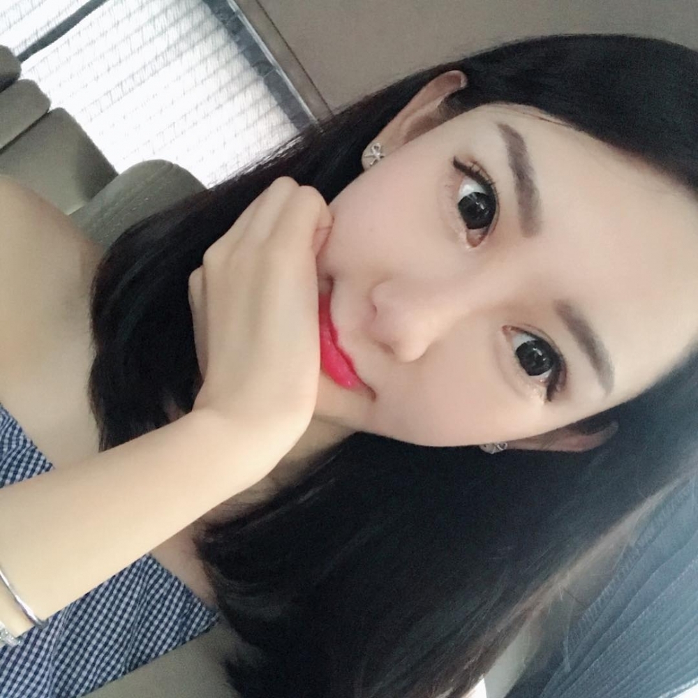 Cammi以前嘅IG相同樣都係V臉大眼