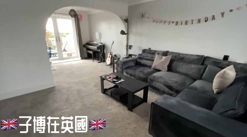 林子博一家都移民英國超過一年,佢從Apartment搬到兩層高獨立屋,生活越嚟越好