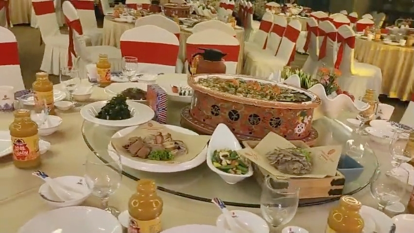 婚宴菜色豐盛。