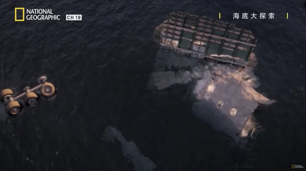 起落架會增加飛機解體嘅風險，而且加速飛機下沉，令機上乘客逃生時間大大縮短