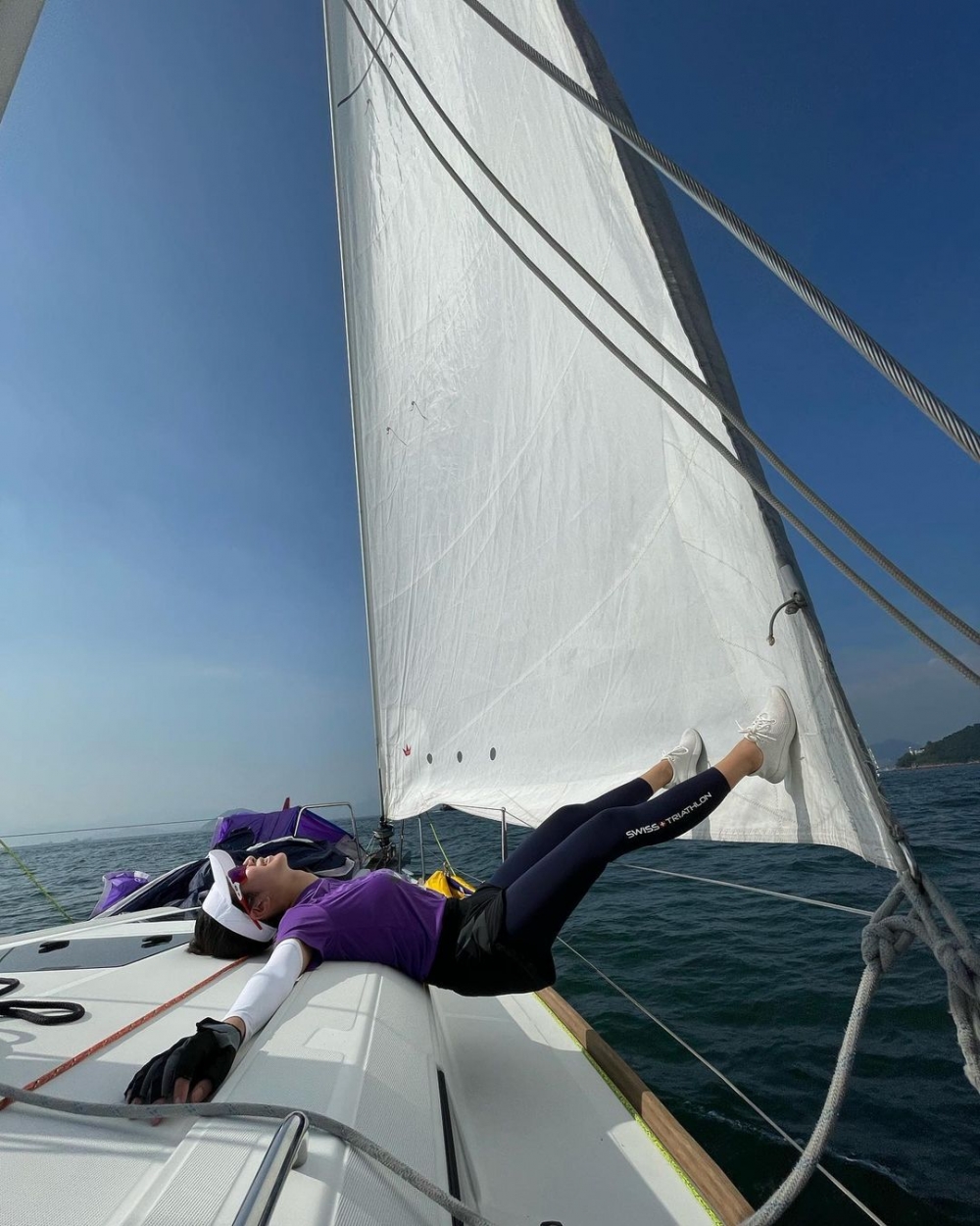 翻睇兩人IG，麥明詩佢哋於11月尾似乎一齊出海玩帆船？！