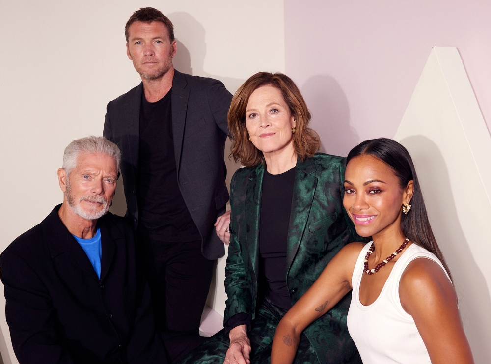 第一集原班人馬回歸，左起Stephen Lang、Sam Worthington、Sigourney Weaver和Zoe Saldana～
