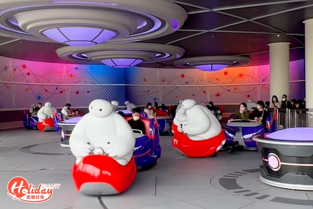明日世界增設了Big Hero遊戲，由Bay Max帶大家飛一轉，適合一家大小遊玩！