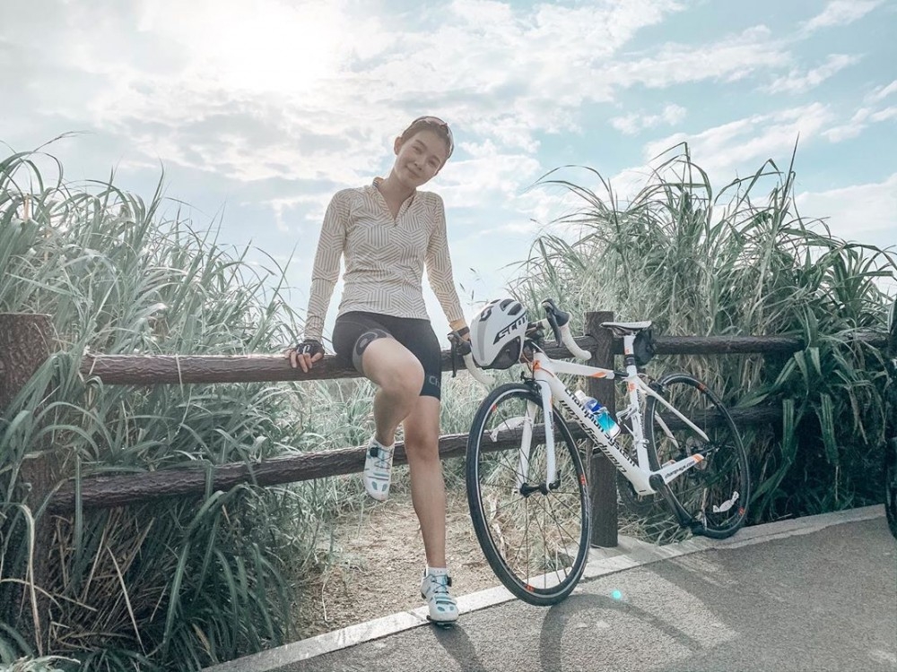 盛勁為上過《後生仔傾下偈》做嘉賓，透露佢同麥明詩係踩單車識