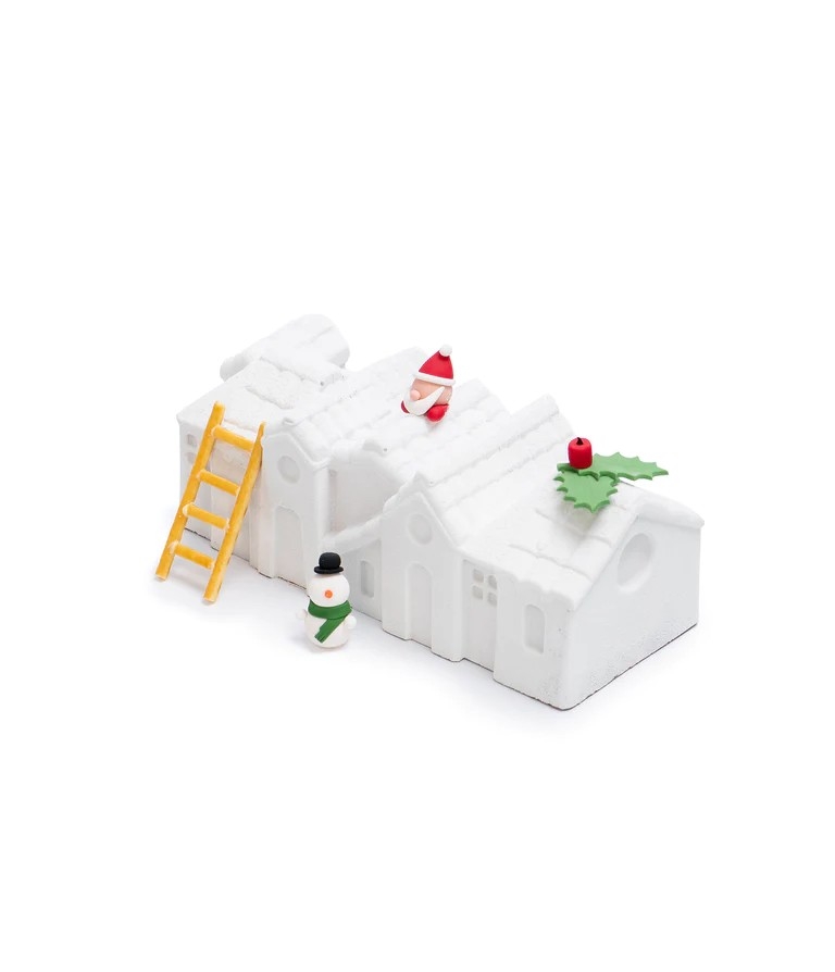 WHITE CHRISTMAS HOUSE YULE LOG CAKE。