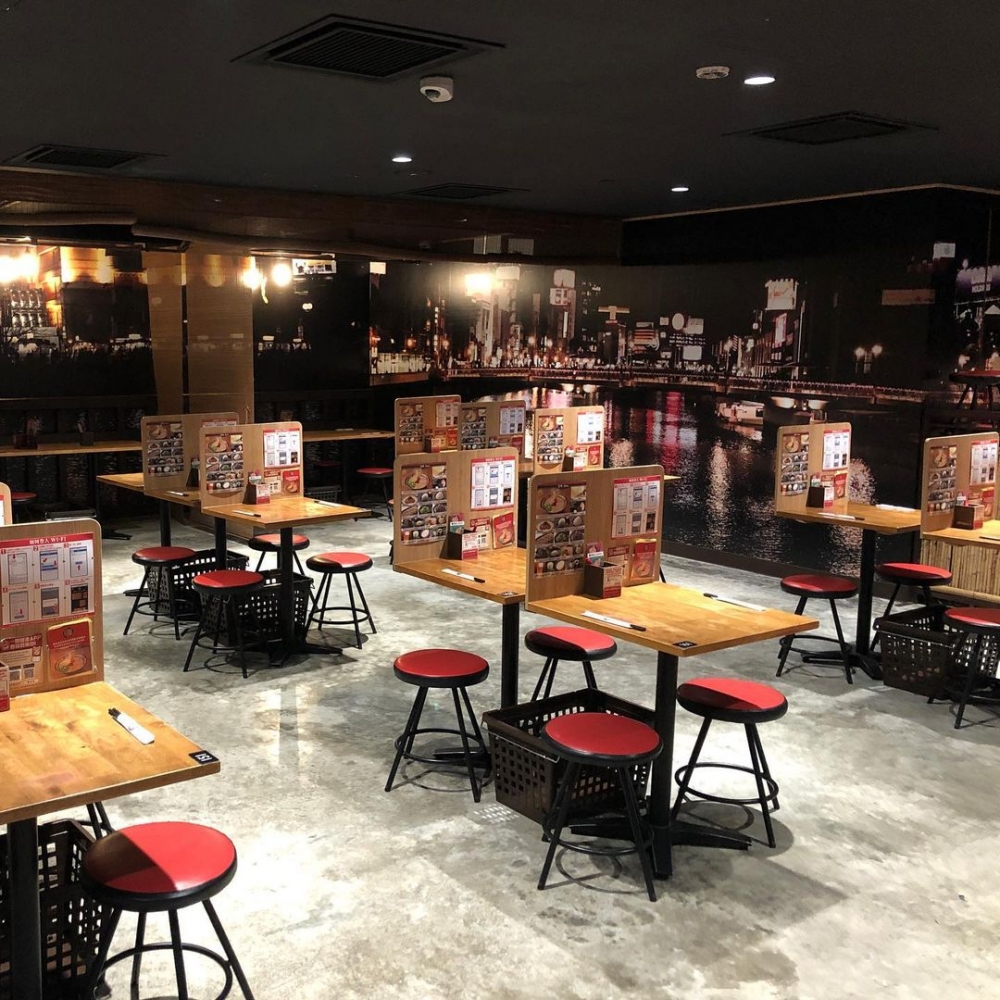 日本人普遍認為一蘭專賺遊客錢。