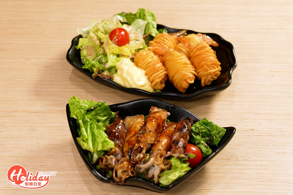 烏賊燒食落鹹香彈牙，而薯絲卷卷蝦炸至金黃，更有外脆內軟的口感，味道層次豐富！