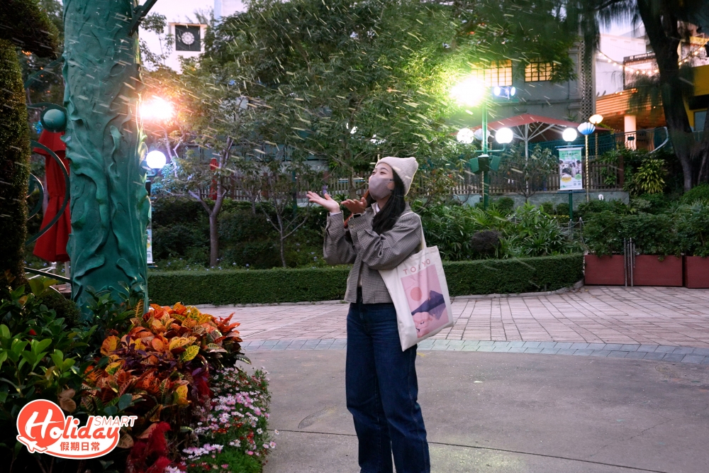 今個聖誕,海洋公園再帶來白色聖誕之旅,由既日起至2023年1月2日期間,園內會化身為芬蘭聖誕小鎮,全園放上聖誕樹,再加上威威和好友們都換上聖誕裝迎接大家!