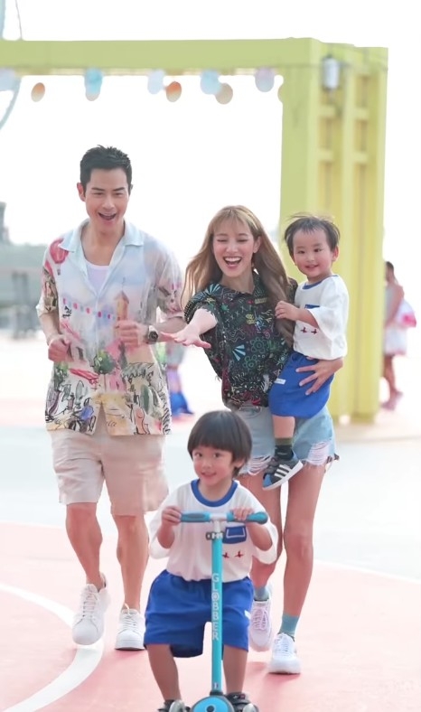 鄭嘉穎 IG有唔少家庭樂嘅相片,佢亦表示好享受現時嘅生活。