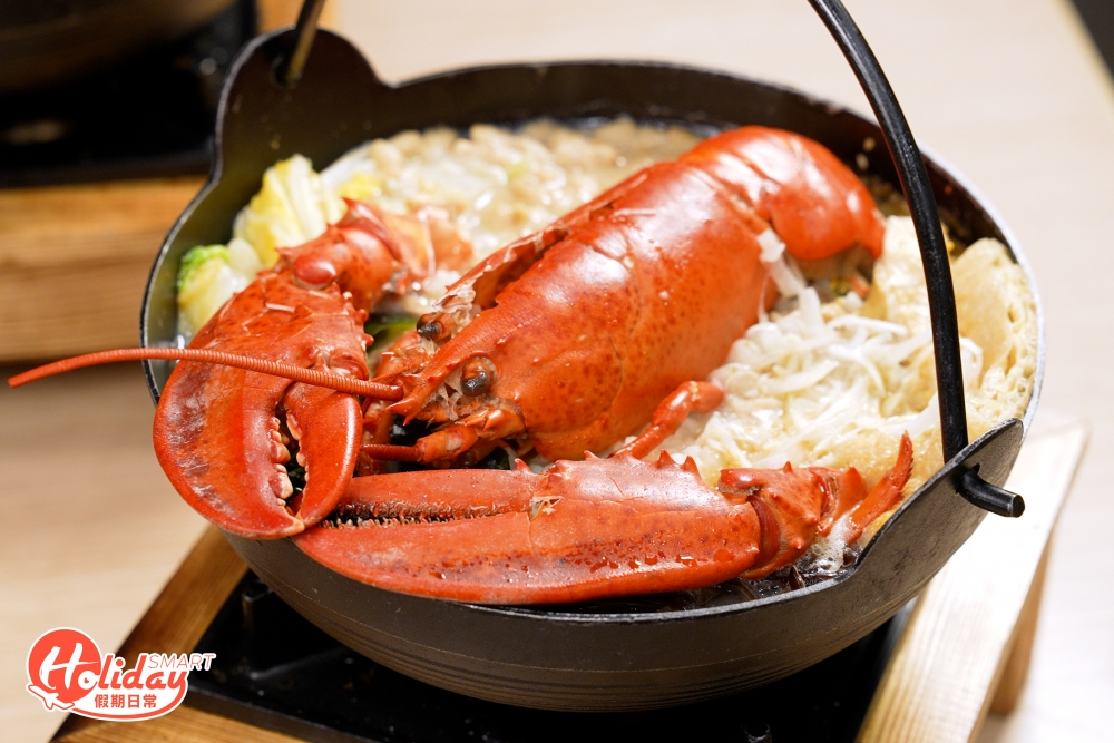 而龍蝦湯飯同樣原隻上菜，店家選用波士頓龍蝦入饌，肉質食落肥美鮮甜，絕對是大件夾抵食！