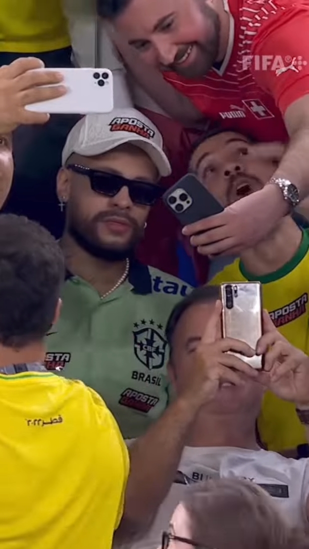 早前,一名衣著打扮極像尼馬的男子在觀眾席上引起球迷騷亂。