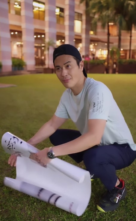 鄭嘉穎喺IG用英文指:「I think my son needs a lesson on respect.」影片中佢亦一臉無奈