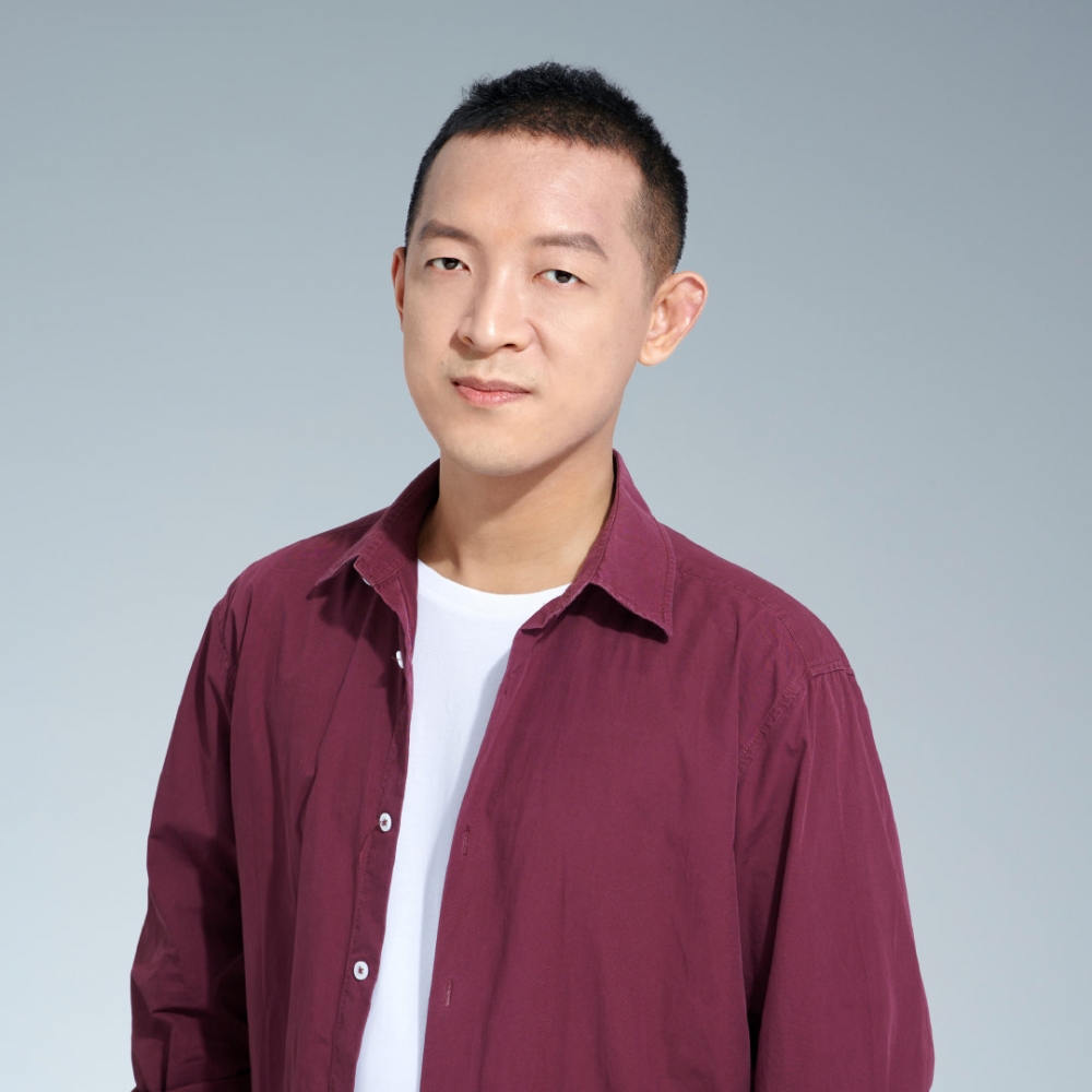 柳智宇表示兩人中女友比較多嘢講，自己比較靜，但佢大讚女友好識照顧人