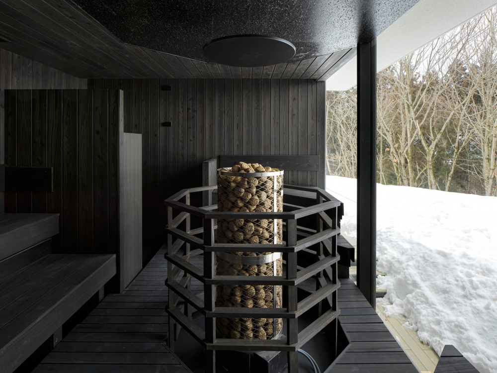 FIELD SUITE SPA已於2022年4月開放，有興趣到溫泉酒店的朋友們不妨細心欣賞一下這楝由大師親手打造的藝術品。