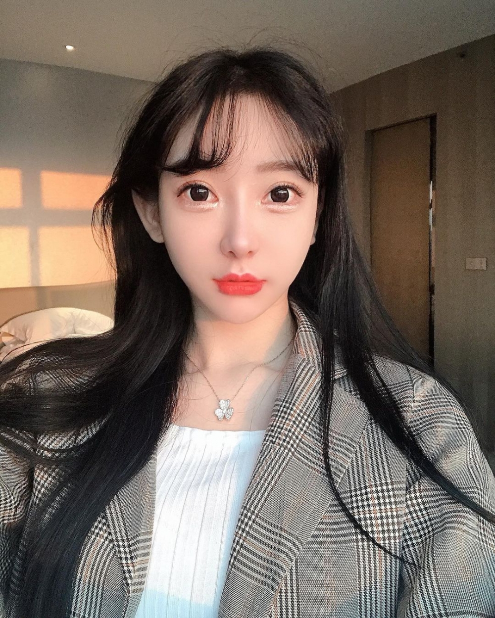 Cammi好強調卧蚕，經常化上超閃嘅highlight