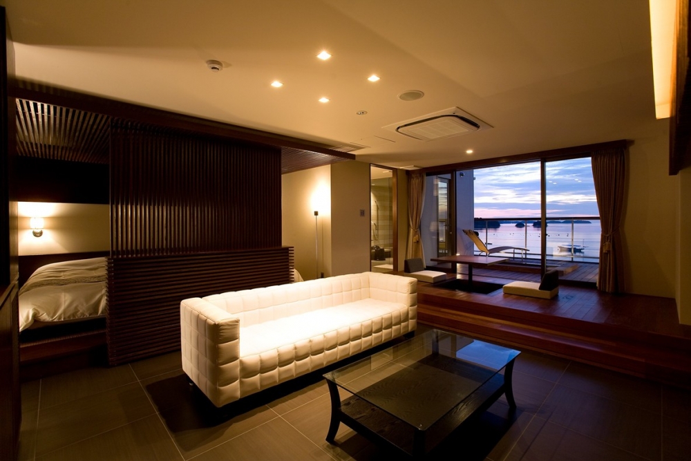 毗鄰本館嘅仲有更高級嘅別館「天使之梯子」，房內擁有自己嘅獨立私人溫泉。