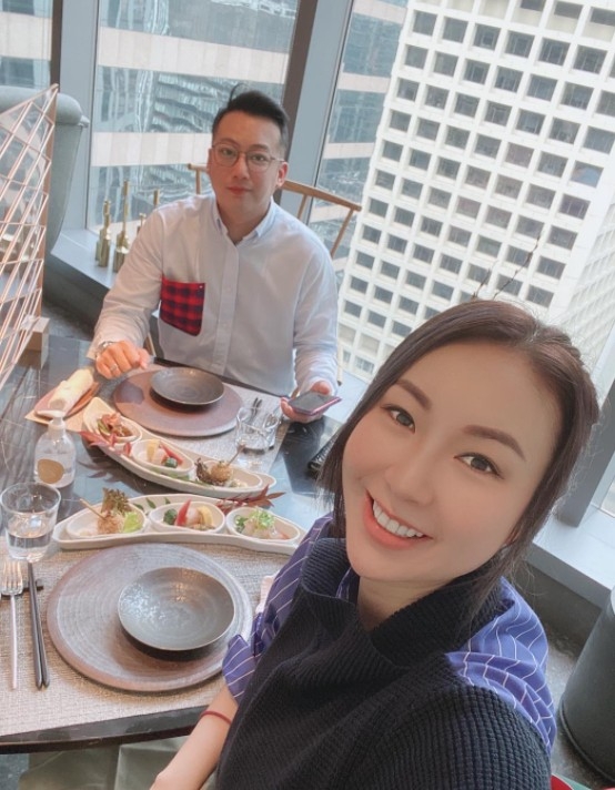 莊鍶敏最近接受訪問時就暗示離婚其實係老公作主動，佢透露老公Brian經常提出一啲佢做唔到嘅要求「刁難」佢