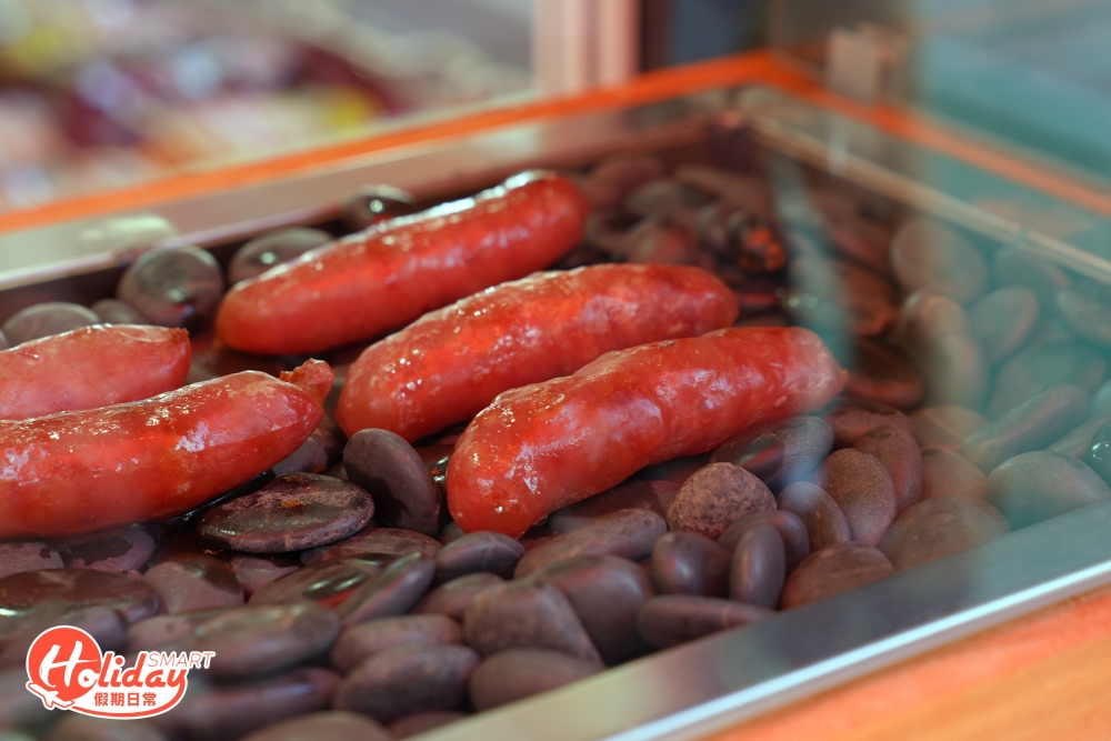 場內也包羅了各國美食,包括有油花均勻的日本A5黑毛和牛,$880/3件;地道台灣腸、貢丸及零食,還有泰國特色即食麵及馬來西亞特飲。