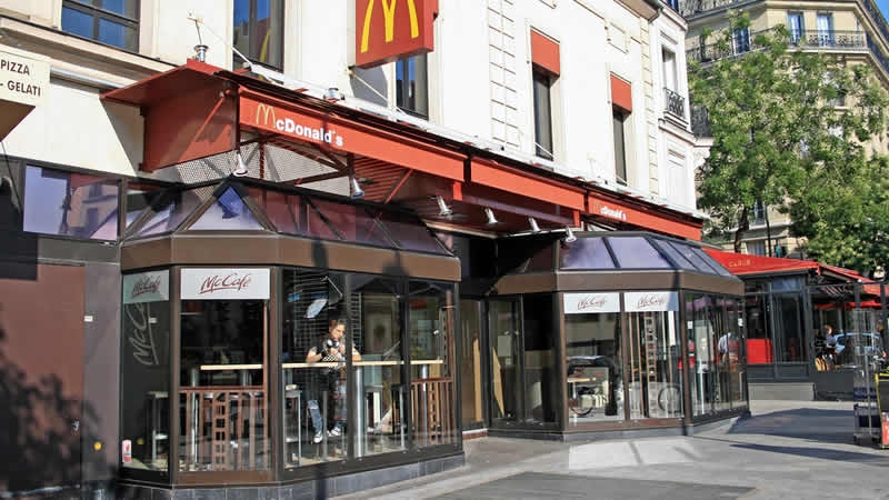 法國人曾經認為美國麥當勞的速食是垃圾食物