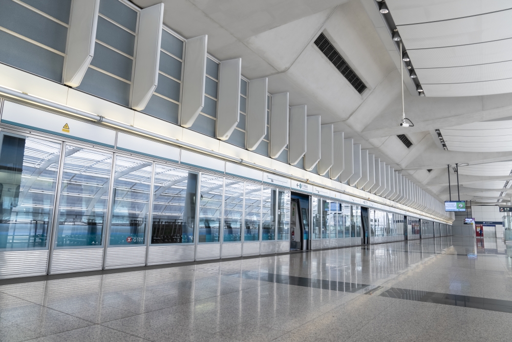 《飛得去旅行》會喺機場快綫站內作出廣播，到時去搭機鐵記得留意吓啦！