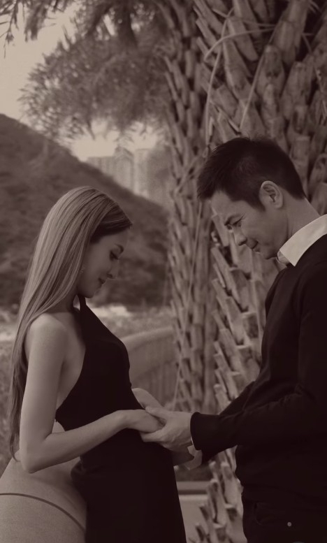 鄭嘉穎同老婆陳凱琳日前宣佈懷上第三胎,唔少網民送上祝福。