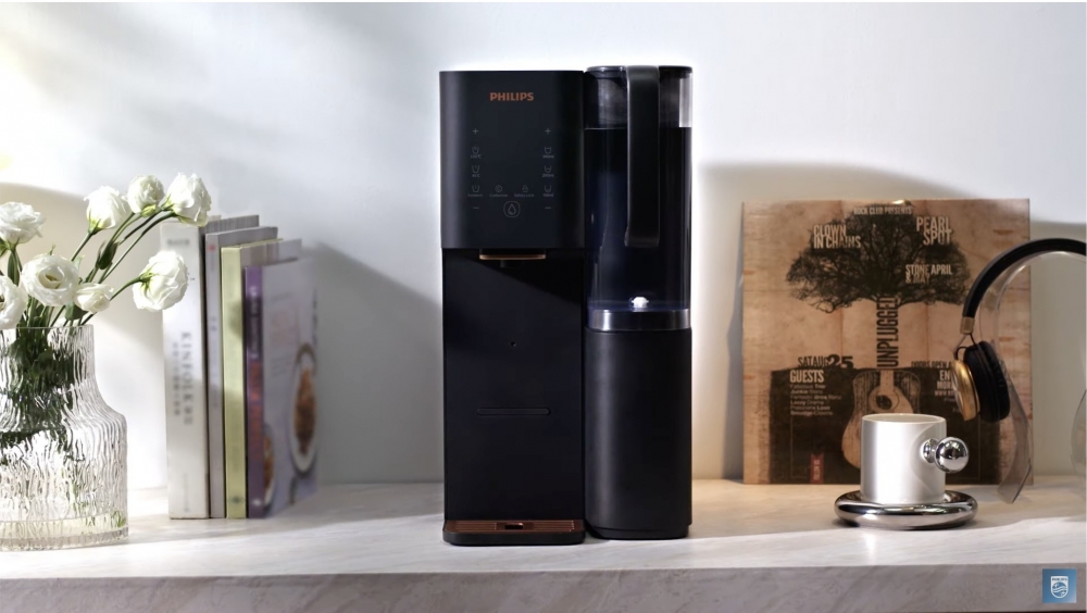 小編就獨愛嘅水機黑色玫瑰金霧面設計，仲榮獲iF Design Award，就連飲啖水都可以好有型㗎！