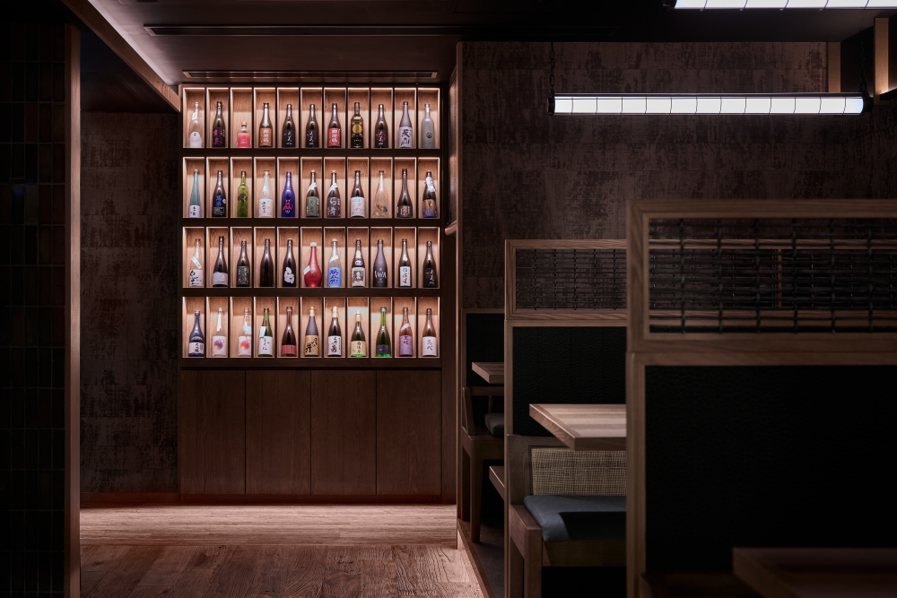 提到「酒」，餐廳內設有巨型酒櫃，提供各款啤酒、日本酒、燒酎、各類酸味酒、日本米酒等等！