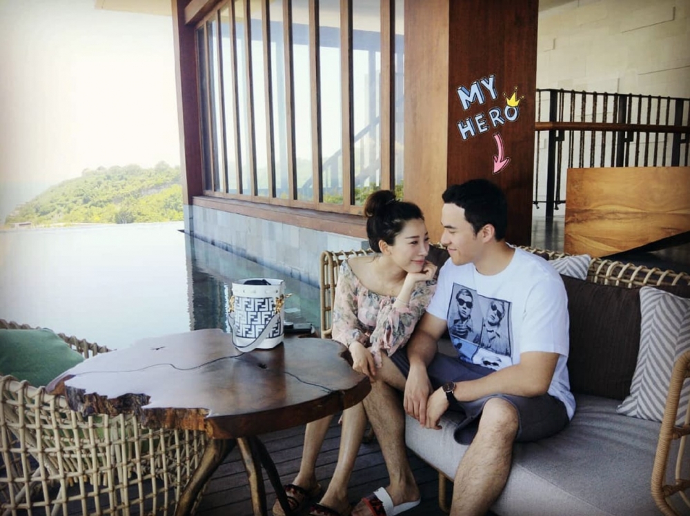 猷啟嘅感情生活一向低調，佢2017年被影到同內地女友齊嬌（Gi Gi）拍拖，兩人更已極速同居。