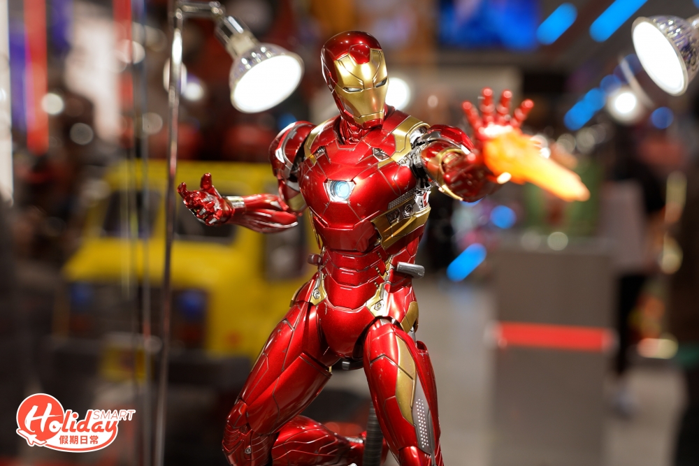 《美國隊長3: 英雄內戰》鐵甲奇俠Mark XLVI，特別根據電影角色比例，主要以合金作素材，備有逾30個可動關節的全新裝甲。