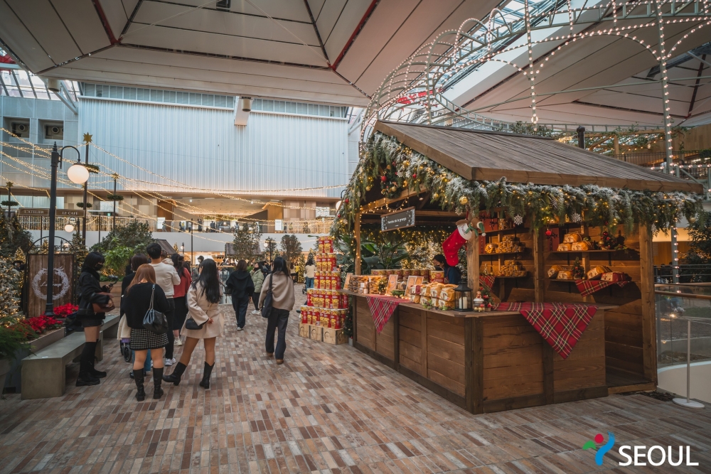 打卡完仲可以逛逛聖誕市集～