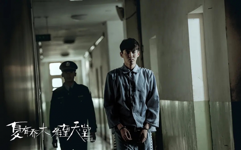 吳亦凡同房嘅人指一到看守所,叫吳亦凡去水龍頭度沖下,但對方竟然問:「怎麼沒有熱水?」