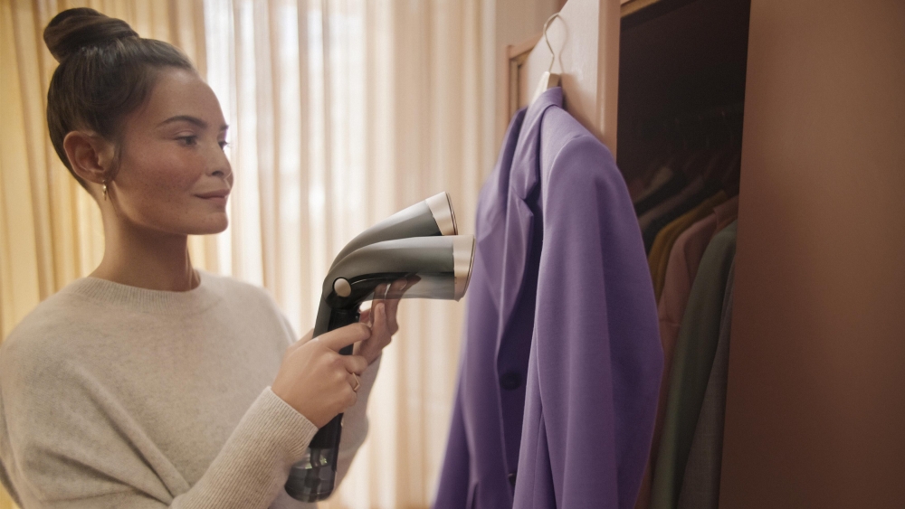 可調校角度蒸氣噴頭方便您從任何角度熨平縐褶。