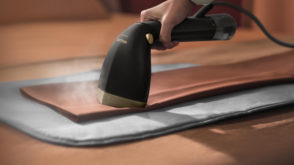 STH7060/86款式配有水平/垂直兩用熨衣墊連收納袋。