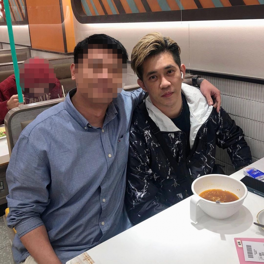 威威近日再度於網上出現,有網友喺IG公開同威威嘅合照