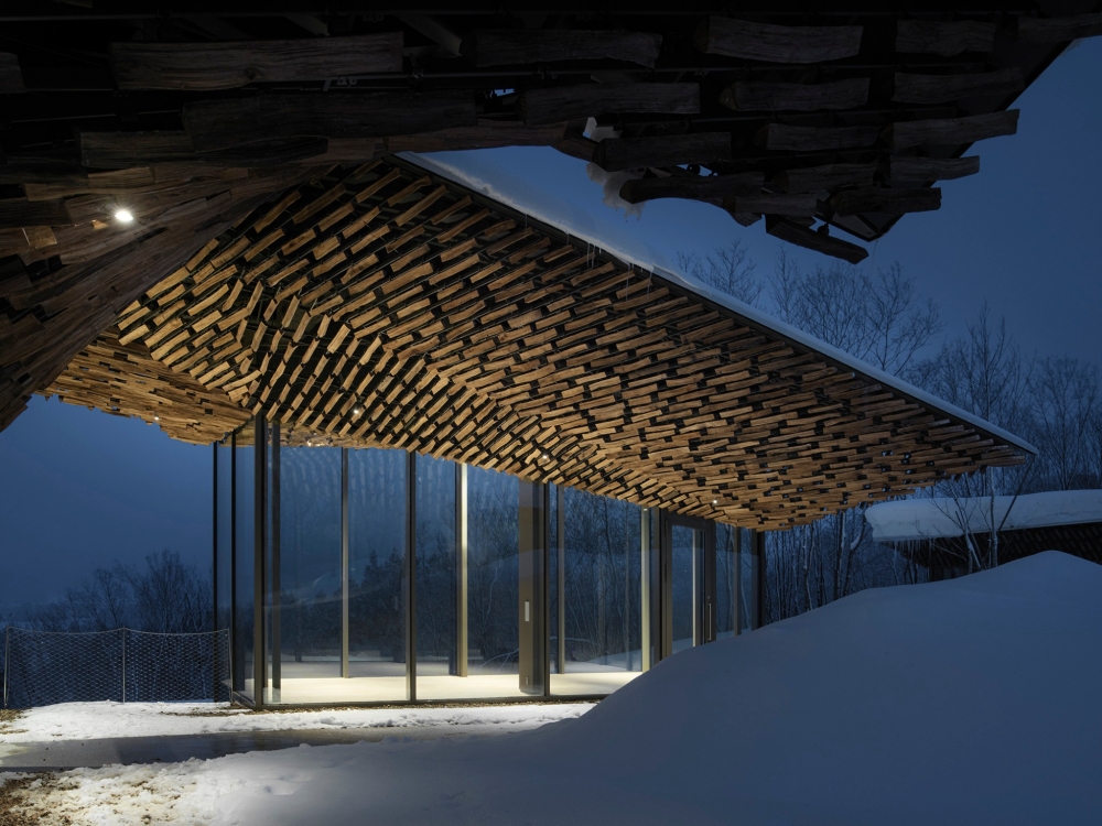 設計師想令人聯想探索大自然，跟自然融為一體。