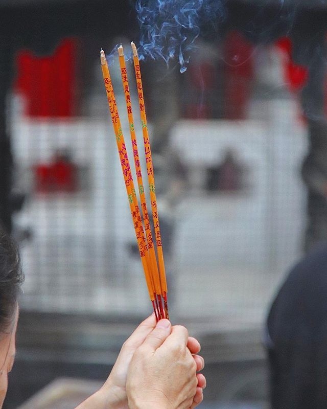 如果要向神明祈求願望時，記得越詳細越好，神明才能更加接收到！