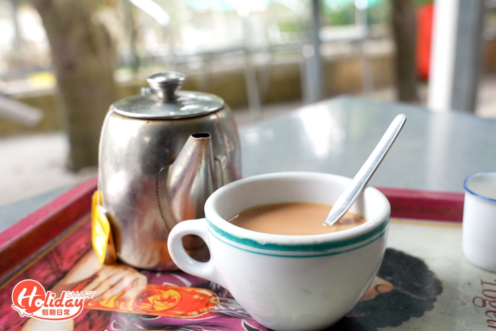 再叫上一壺山水奶茶，一邊歎奶茶，一邊享受大自然氣息，飲落特別清香又寫意。