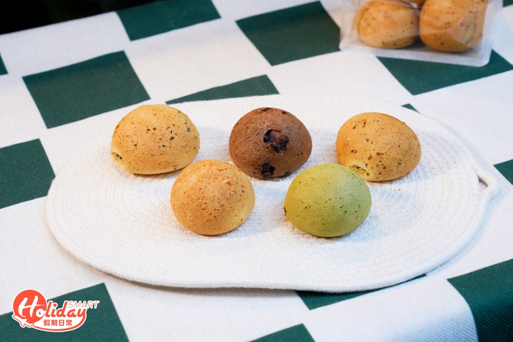 口味一共有5款，記者到訪當天有原味、肉鬆、朱古力、芝士及抹茶。