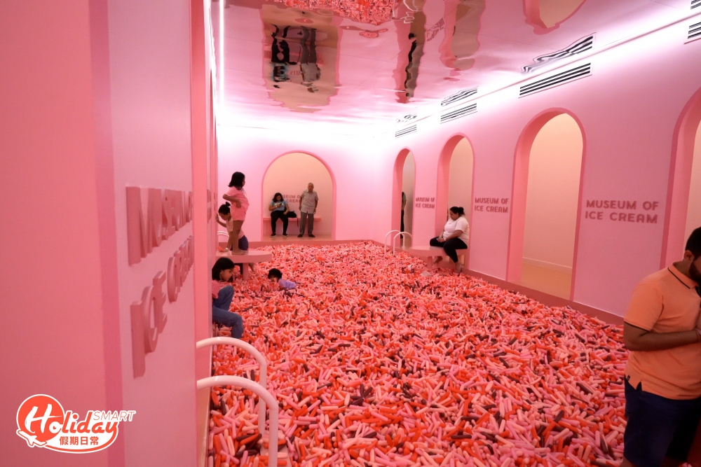 不過要數到博物館最大亮點就是擁有全球雪糕博物館最大的彩虹雪糕波波池「Sprinkle Pool」，單是波波池已佔近53平方米，細心一看便會發現池內並非大家常見的圓形膠波，而是參考雪糕上的裝飾彩條製成，絕對是博物館的打卡熱點。