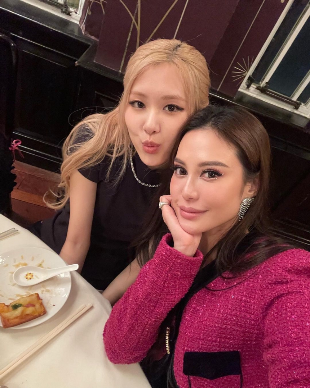 從照片背景可見應該係同一間餐廳