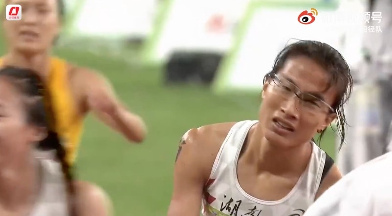 童曾歡同廖孟雪以新形象示人