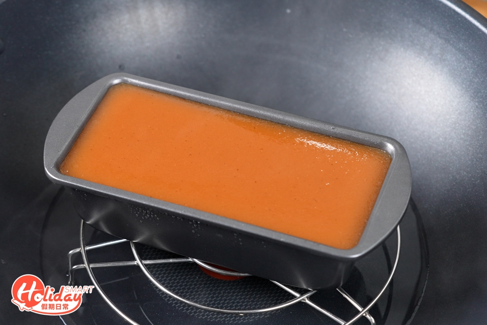 重覆以上的步驟至第七層後，要多蒸15分鐘，確保紅棗糕熟透。