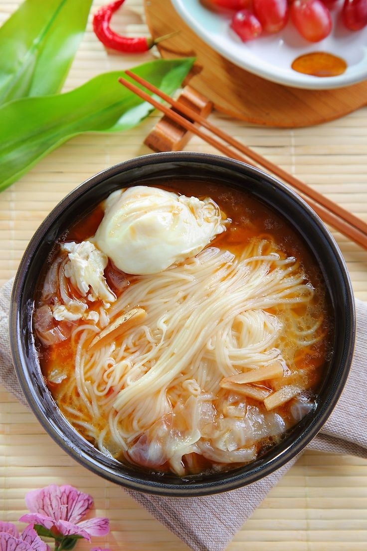 古代人在年初七會食麵，有長壽之意。